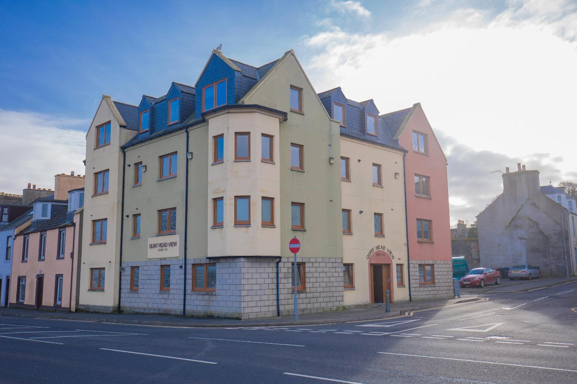 Quay Head View Aparthotel Странрер Екстериор снимка