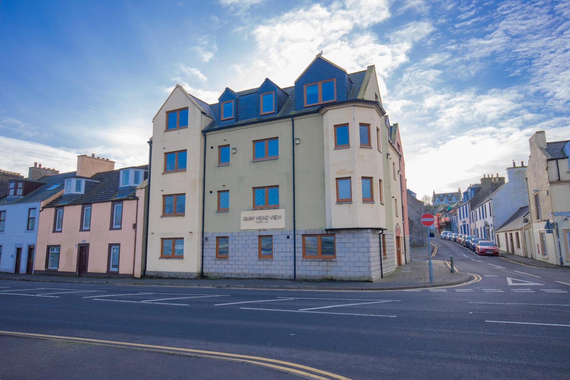 Quay Head View Aparthotel Странрер Екстериор снимка