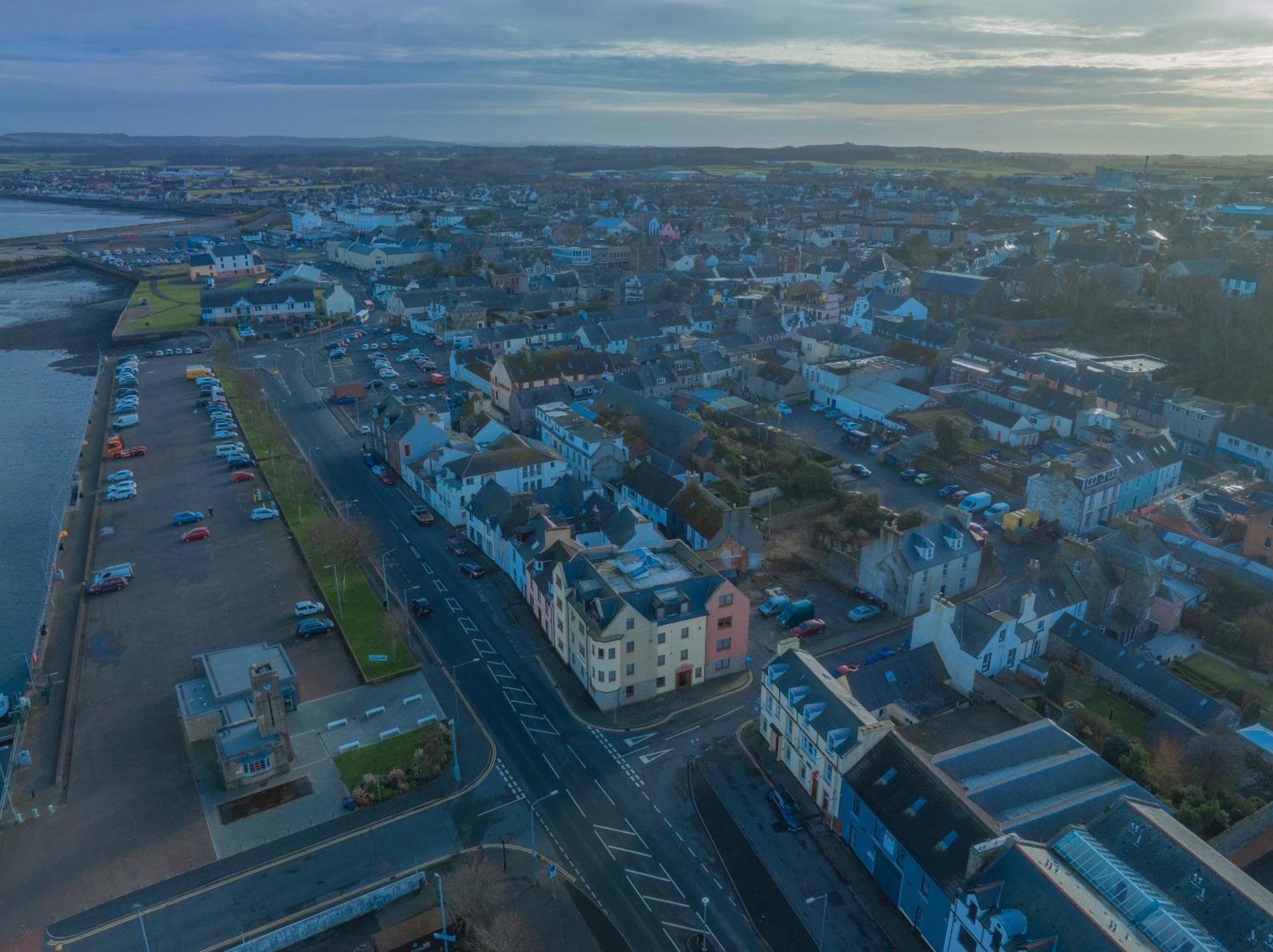 Quay Head View Aparthotel Странрер Екстериор снимка