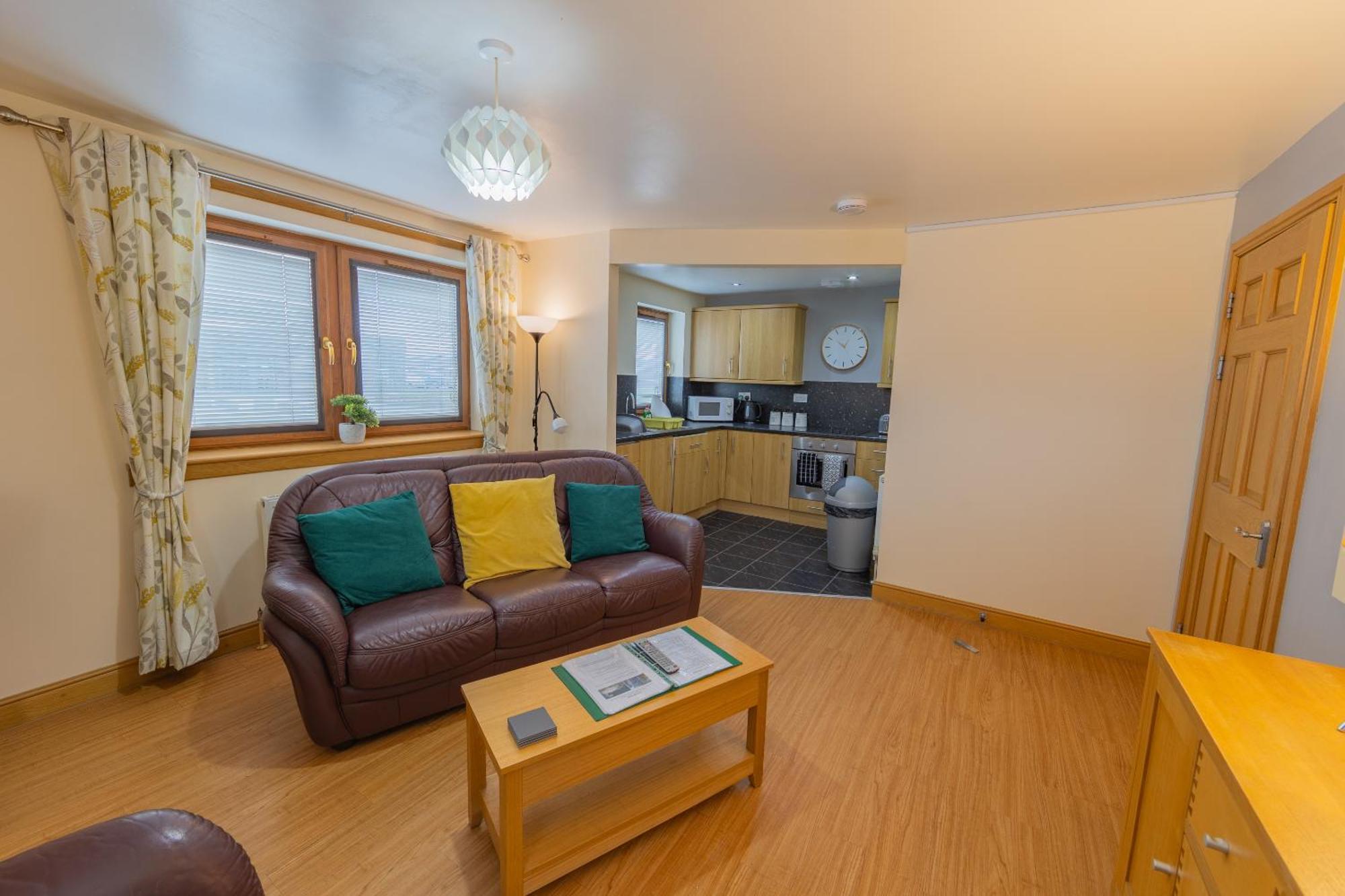 Quay Head View Aparthotel Странрер Стая снимка