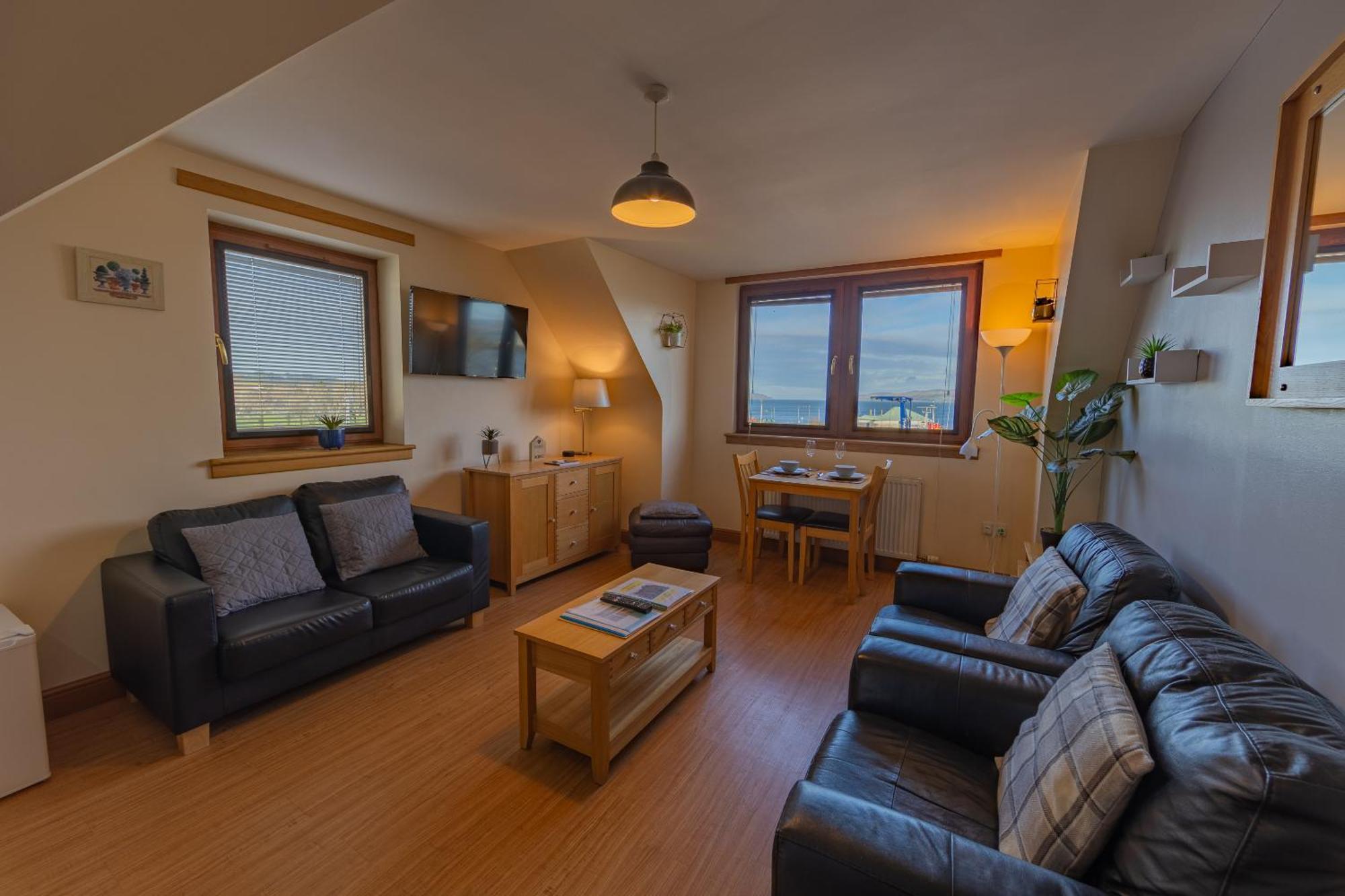 Quay Head View Aparthotel Странрер Стая снимка