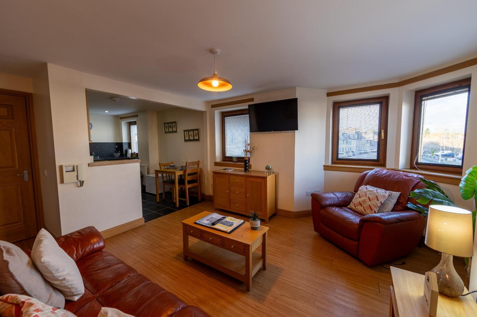 Quay Head View Aparthotel Странрер Стая снимка