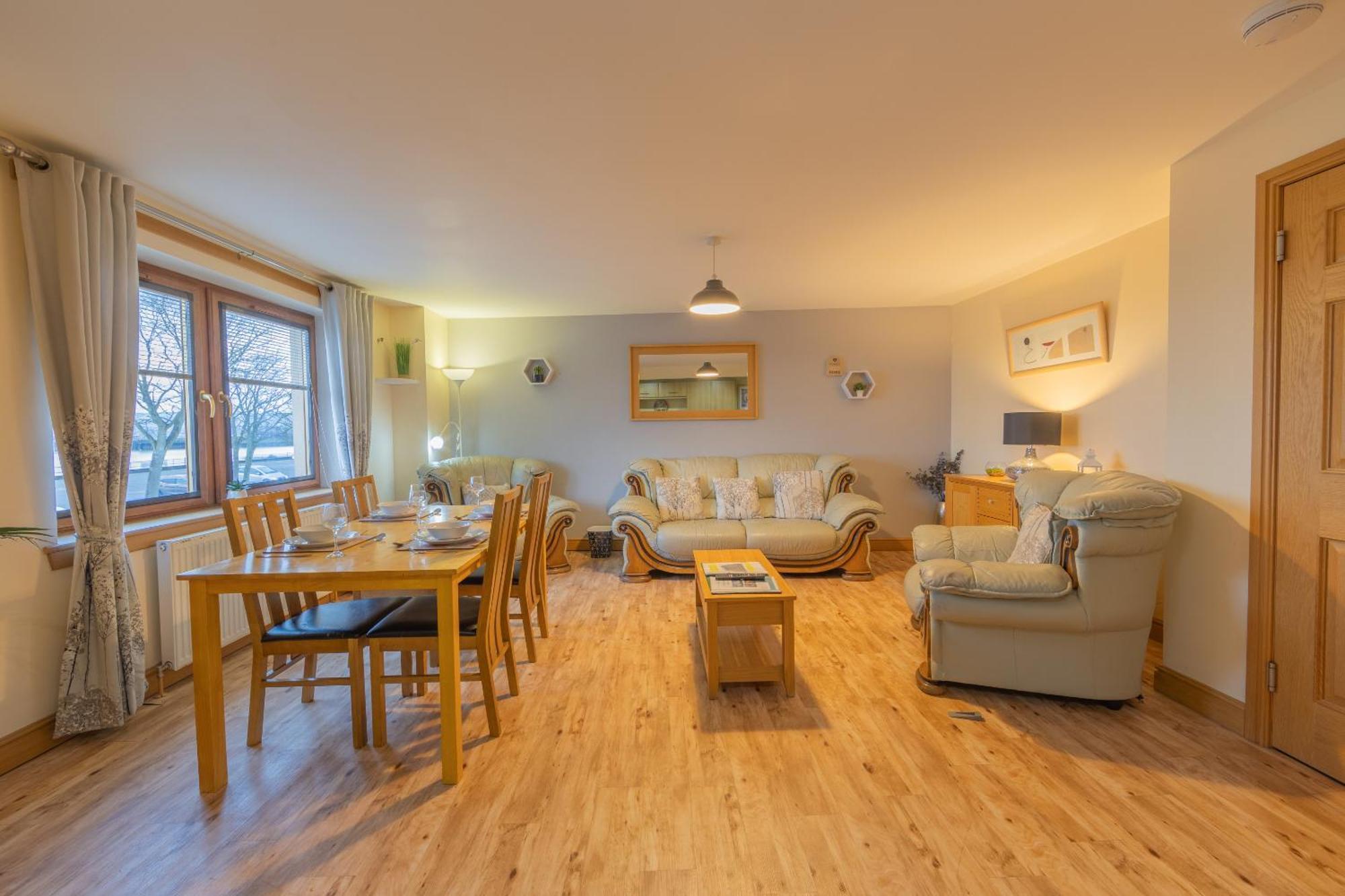 Quay Head View Aparthotel Странрер Стая снимка